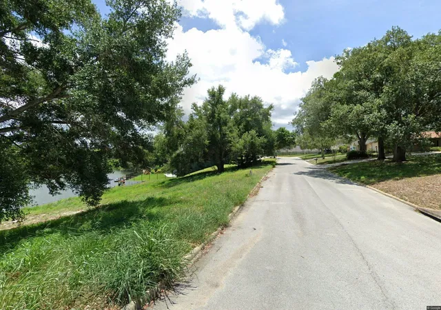 3rd image of 0 S Lakeshore Ct, Eustis, FL 32726 | MLS# O6416869