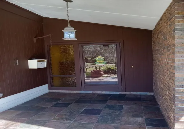 Photo 3 of Single family home for sale at 8136 Nw 5th Court, Gainesville, FL 32607 | MLS# R4911452 | Listing updated on 2026-08-12