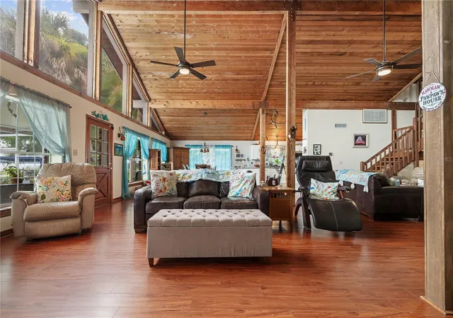 5th image of 285 Lakeview Dr, Tarpon Springs, FL 34689 | MLS# TB8519274