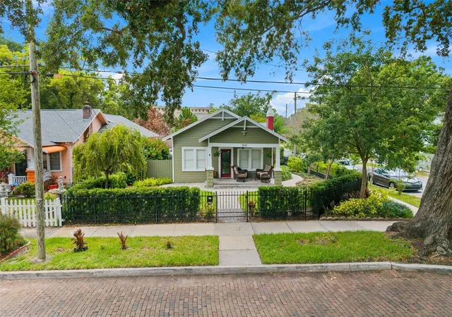 1st image of 900 E Pine St, Orlando, FL 32801 | MLS# O6416878