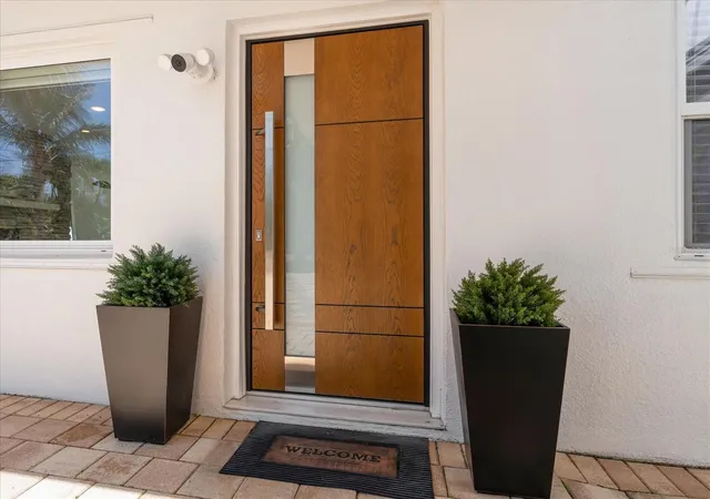 3rd image of 1854 Venetian Point Dr, Clearwater, FL 33755 | MLS# TB8519275