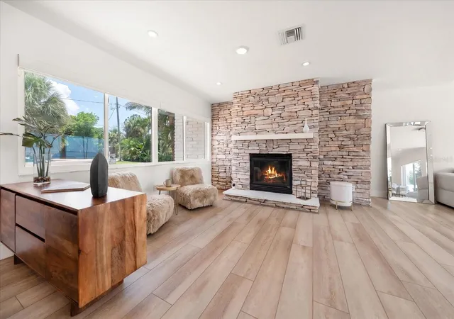 5th image of 1854 Venetian Point Dr, Clearwater, FL 33755 | MLS# TB8519275