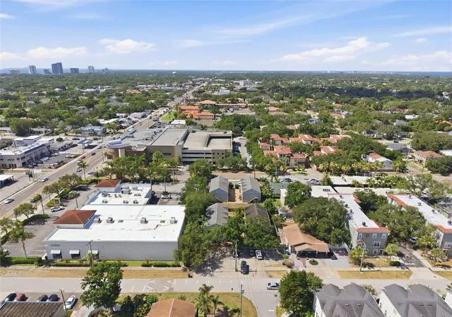 39th image of 3810 W Cleveland St, Tampa, FL 33609 | MLS# A4697067