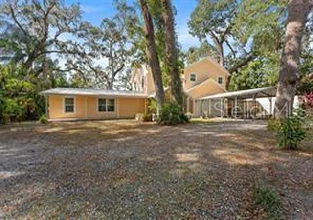 Photo 3 of Single family home for sale at 315 Wooten Rd, Lutz, FL 33548 | MLS# O6416885 | Listing updated on 2026-09-03
