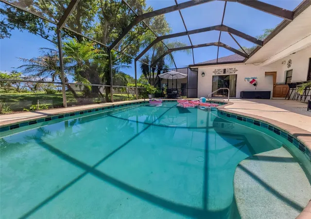 Photo 3 of Single family home for sale at 915 N Crooked Lake Dr, Babson Park, FL 33827 | MLS# G5113787 | Listing updated on 2026-10-07