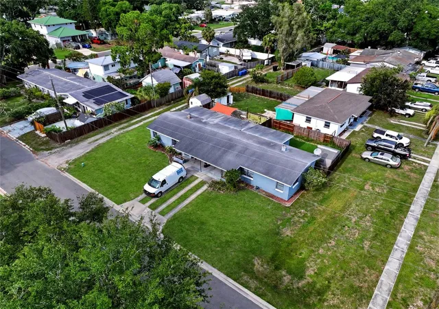 Listing Photo 2 - Condo for sale in building located at 7301 8th St N, Saint Petersburg, FL 33702