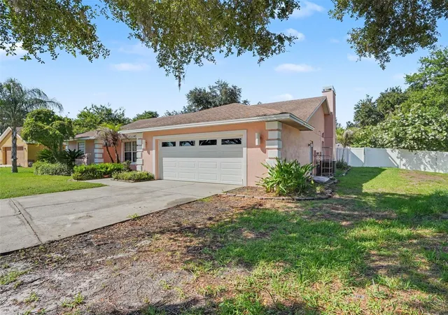 3rd image of 2124 Velvet Wy, Lakeland, FL 33811 | MLS# L4962751