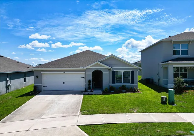 1st image of 11244 Amber Ridge Dr, Zellwood, FL 32798 | MLS# G5113795
