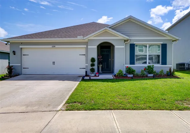 Photo 3 of Single family home for sale at 11244 Amber Ridge Dr, Zellwood, FL 32798 | MLS# G5113795 | Listing updated on 2026-08-08