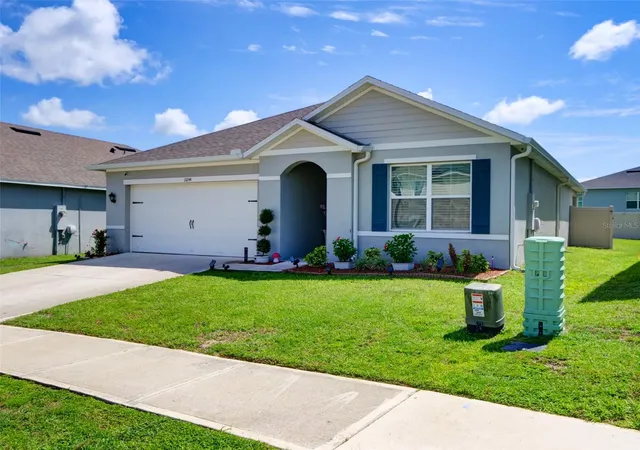 Photo 3 of Single family home for sale at 11244 Amber Ridge Dr, Zellwood, FL 32798 | MLS# G5113795 | Listing updated on 2026-08-08