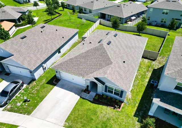Photo 4 of Single family home for sale at 11244 Amber Ridge Dr, Zellwood, FL 32798 | MLS# G5113795 | Listing updated on 2026-08-08