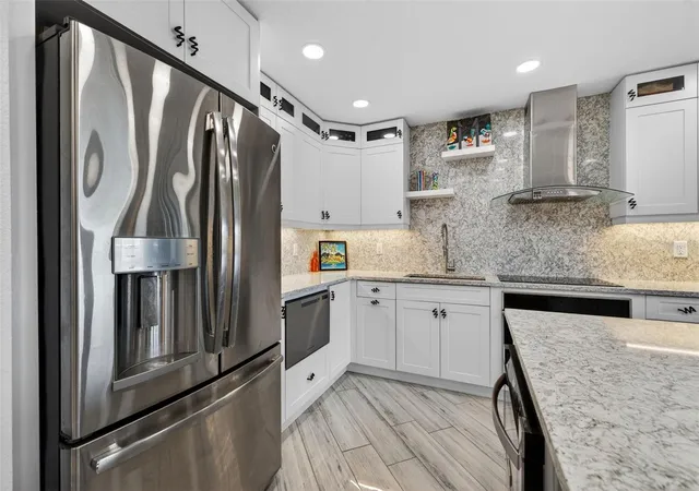 4th image of 4900 Brittany Dr S #409, Saint Petersburg, FL 33715 | MLS# TB8519297