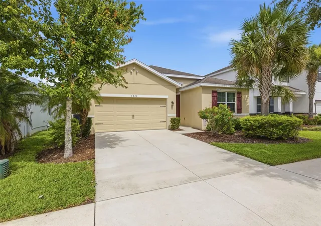 Photo 4 of Single family home for sale at 7533 Lantern Park Ave, Apollo Beach, FL 33572 | MLS# TB8519305 | Listing updated on 2026-10-09