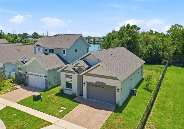 Photo 4 of Single family home for sale at 802 Reflection Lake Dr, Orlando, FL 32807 | MLS# O6416924 | Listing updated on 2026-09-06