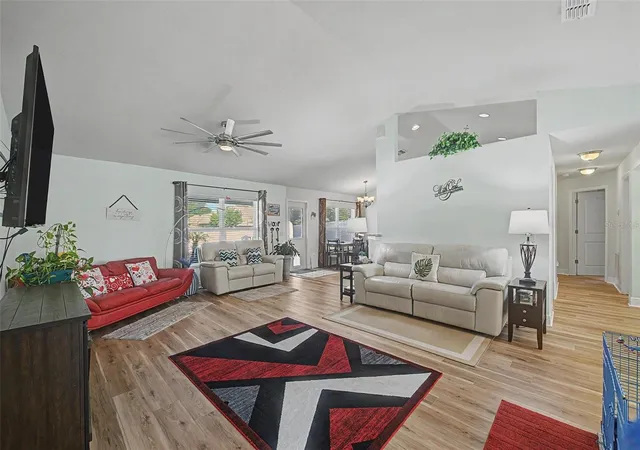 Photo 4 of Single family home for sale at 1621 Doves View Cir, Auburndale, FL 33823 | MLS# TB8519307 | Listing updated on 2026-09-24