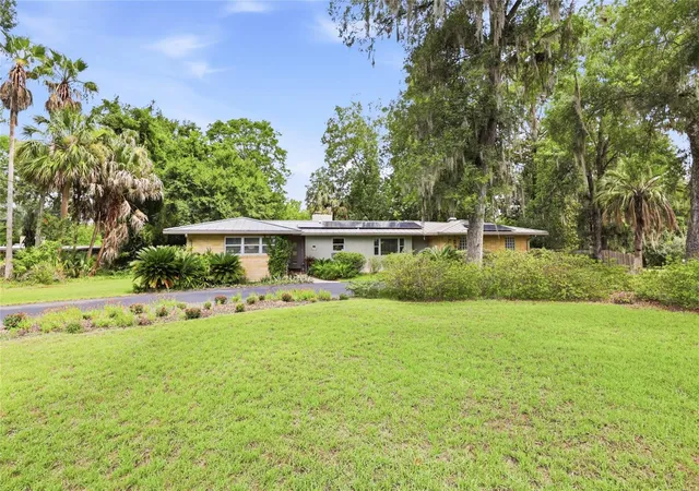 2nd image of 2006 Nw 14th Ave, Gainesville, FL 32605 | MLS# GC541202