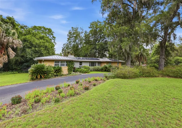 Photo 3 of Single family home for sale at 2006 NW 14th Avenue, Gainesville, FL 32605 | MLS# GC541202 | Listing updated on 2026-08-28
