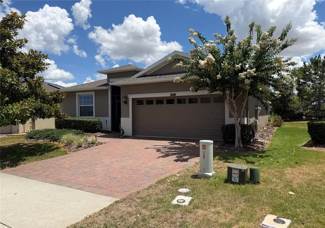 Photo 2 of Single family home for sale at 3572 Kinley Brooke Ln, Clermont, FL 34711 | MLS# A4697078 | Listing updated on 2026-09-03