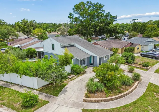Photo 3 of Single family home for sale at 16018 Saddlestring Dr, Tampa, FL 33618 | MLS# TB8519348 | Listing updated on 2026-09-12