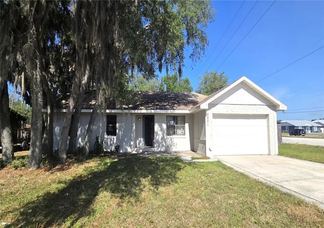 Photo 1 of Single family home for sale at 4201 Shadow Wood Dr, Winter Haven, FL 33880 | MLS# L4962763 | Listing updated on 2026-09-16