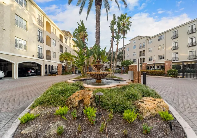 2nd image of 501 Knights Run Ave #5102, Tampa, FL 33602 | MLS# TB8519373