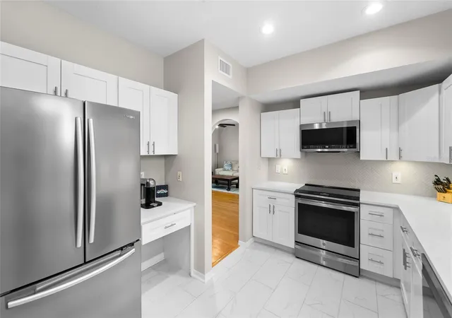 4th image of 501 Knights Run Ave #5102, Tampa, FL 33602 | MLS# TB8519373