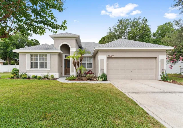 Homes for sale in Grand Island, FL | 36403 Grand Island Oaks Cir, Grand Island, FL 32735 | MLS# G5113810