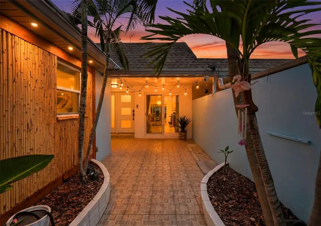 Photo 72 of Single family home for sale at 573 Boca Ciega Point Blvd N, Saint Petersburg, FL 33708 | MLS# TB8519378 | Listing updated on 2026-08-03