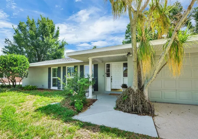 4th image of 136 Lake Mariam Rd Se, Winter Haven, FL 33884 | MLS# S5151925