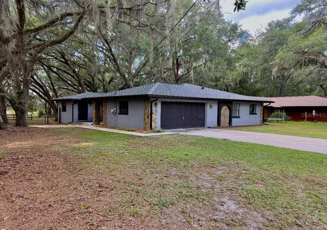 Photo 3 of Single family home for sale at 3512 Sw Shorewood Dr, Dunnellon, FL 34431 | MLS# OM726663 | Listing updated on 2026-09-25