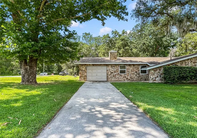 Photo 1 of Sale Pending at 3000 E Bryant St, Inverness, FL 34453 | MLS# OM726666 | Listing updated on 2026-08-18