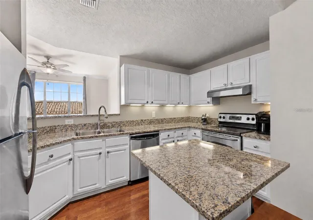 Photo 2 of Condo for sale at 501 Knights Run Ave #1113, Tampa, FL 33602 | MLS# TB8519417 | Listing updated on 2026-09-23