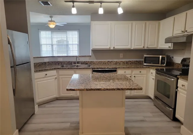 3rd image of 501 Knights Run Ave #1113, Tampa, FL 33602 | MLS# TB8519417