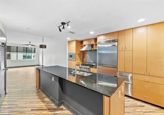 3rd image of 1120 E Kennedy Blvd #618, Tampa, FL 33602 | MLS# TB8519418