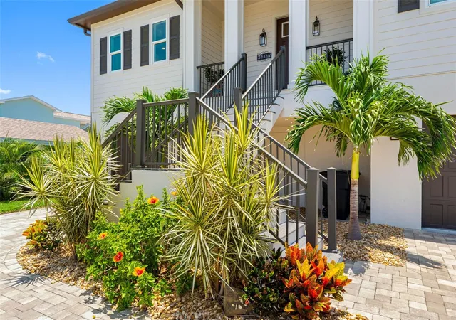2nd image of 16025 Redington Dr, Redington Beach, FL 33708 | MLS# TB8519428