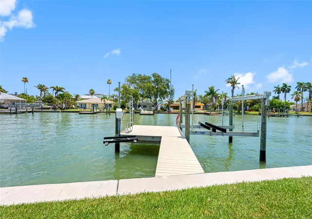 4th image of 16025 Redington Dr, Redington Beach, FL 33708 | MLS# TB8519428