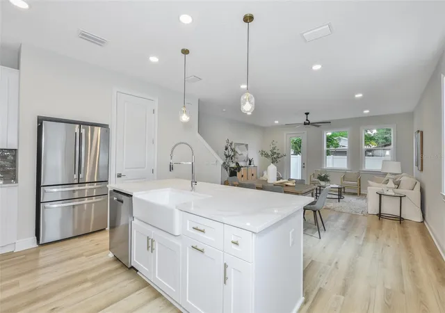 Photo 2 of Townhouse for sale at 1911 W Beach St, Tampa, FL 33607 | MLS# TB8519457 | Listing updated on 2026-09-22