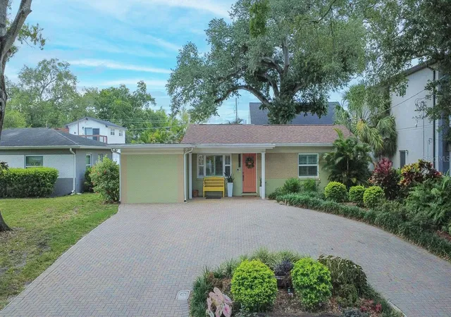 Homes for sale in Tampa, FL | 3207 W Nassau St, Tampa, FL 33607 | MLS# TB8519460