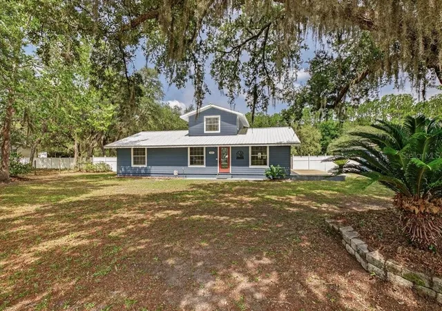 Homes for sale in Palatka, FL | 121 Daren Dr E, Palatka, FL 32177 | MLS# FC319284