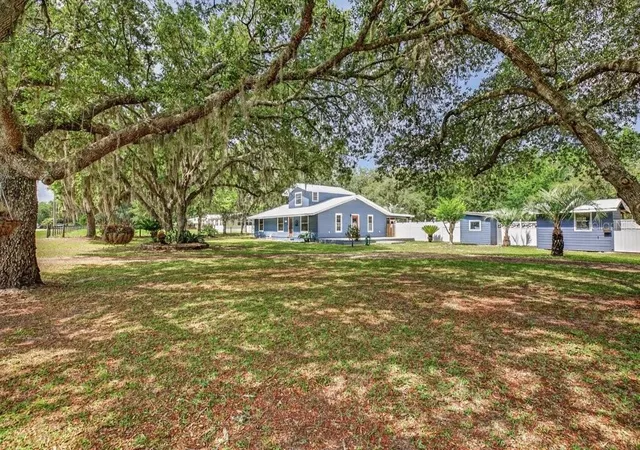 Homes for sale in Palatka, FL | 121 Daren Dr E, Palatka, FL 32177 | MLS# FC319284