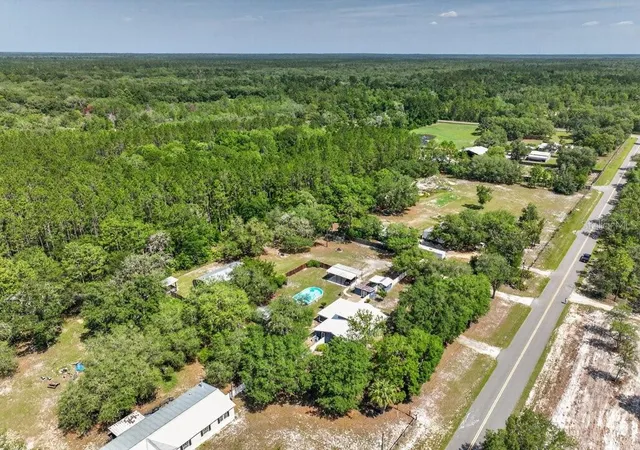Homes for sale in Palatka, FL | 121 Daren Dr E, Palatka, FL 32177 | MLS# FC319284