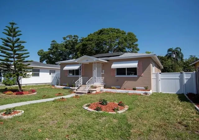 2nd image of 1329 34th Avenue N, St Petersburg, FL 33704 | MLS# TB8519473
