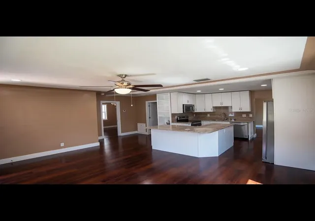 5th image of 1329 34th Avenue N, St Petersburg, FL 33704 | MLS# TB8519473