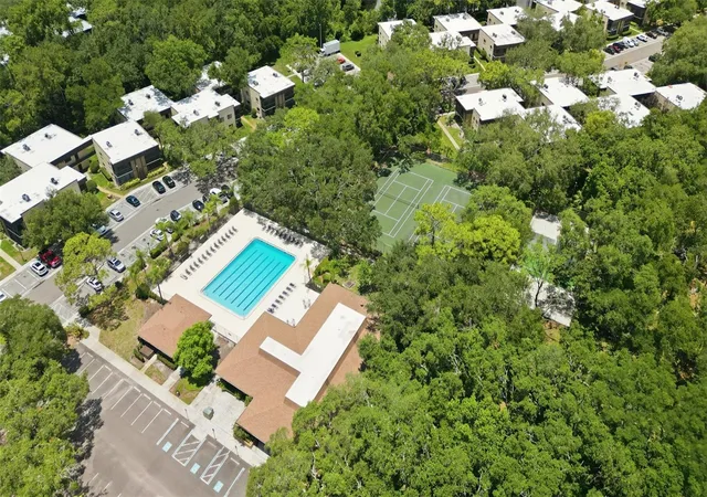 25th image of 11844 Skylake Pl, Tampa, FL 33617 | MLS# TB8519481
