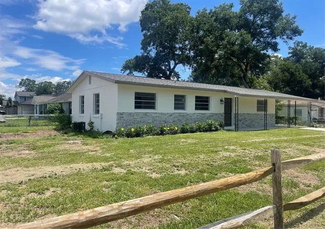 2nd image of 611 Orange Ave, Longwood, FL 32750 | MLS# O6417043