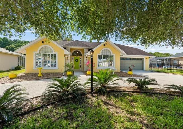 2nd image of 12728 Flamingo Pkwy, Spring Hill, FL 34610 | MLS# W7886746