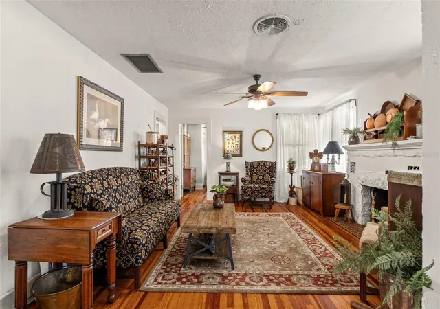 Photo 3 of Single family home for sale at 5845 Grand Blvd, New Port Richey, FL 34652 | MLS# W7886747 | Listing updated on 2026-10-10
