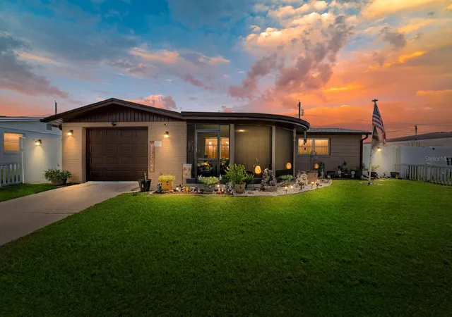 Photo 1 of Single family home for sale at 2152 Arcadia Rd, Holiday, FL 34690 | MLS# TB8519493 | Listing updated on 2026-08-18
