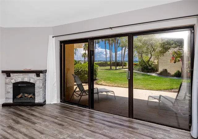 Listing Photo 4 - Condo for sale in building located at 7510 Sunshine Skyway Ln S, St. Petersburg, FL 33711 - Unit #P4