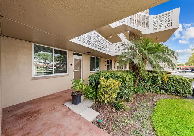 5th image of 5095 Bay St Ne, ST PETERSBURG, FL 33703